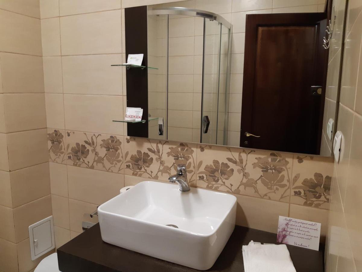 Hotel Ro&Mario Barlad Bîrlad Exteriér fotografie